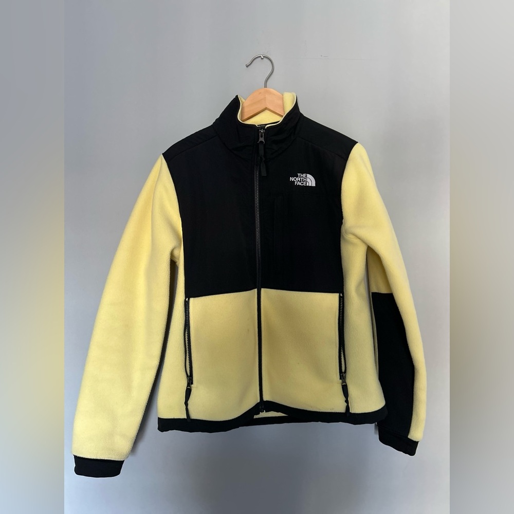 The North Face women Black/yellow Retro Denali Fleece Jacket polartech worn once